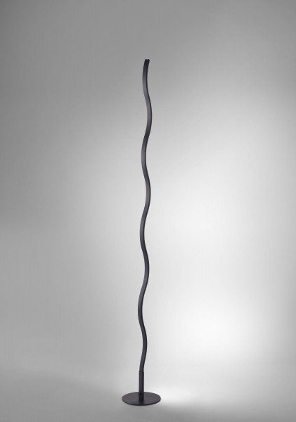 Stehleuchte in schwarz aus Metall