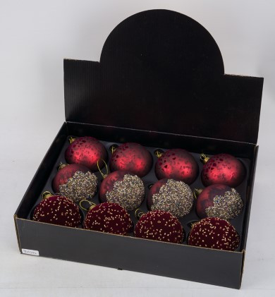 Weihnachtskugel in weinrot aus Glas