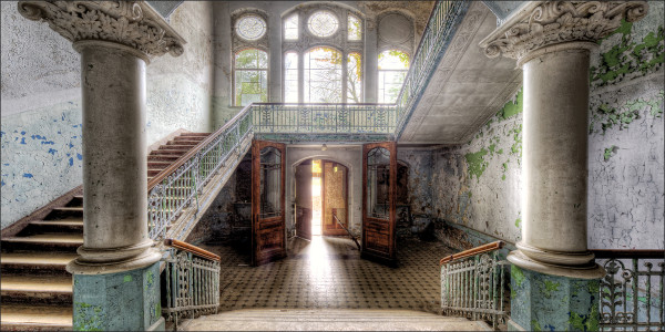 Keilrahmenbild MYSTIC CORRIDOR