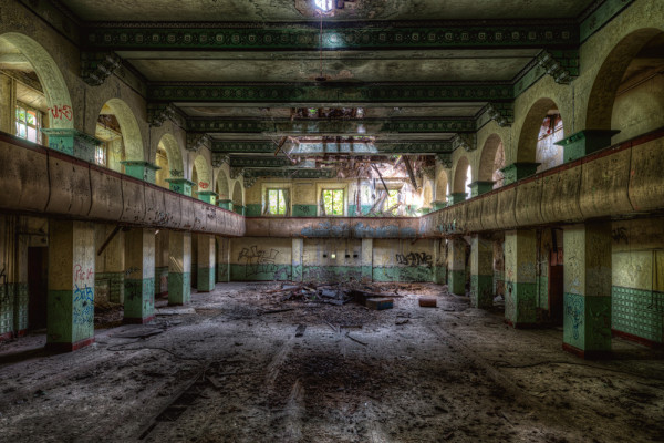 Akustikbild LOST PLACE HALLE 2 aus Materialmix