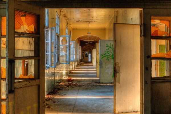 Akustikbild LOST PLACE FLUR 3 aus Materialmix