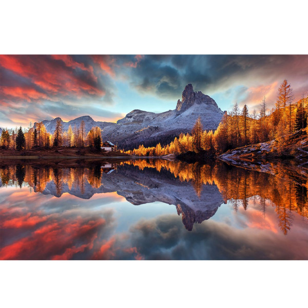 Leinwandbild BERGE IM LICHT in rot aus Holz