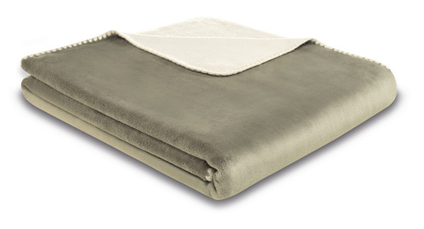 Wohndecke SOFT & COSY in grün aus Polyester