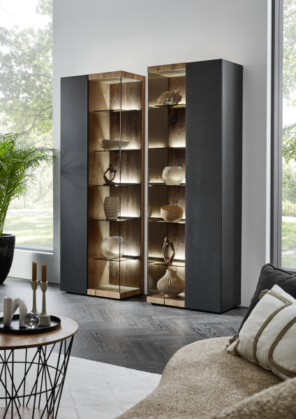 Vitrine hartmann VARA in Kerneiche aus Massivholz