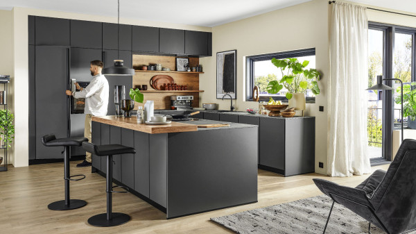 Einbauküche Interline Matua in schwarz aus Lack
