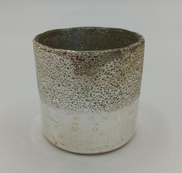 Teelichthalter in weiß aus Glas