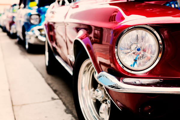 Akustikbild ROTES OLDTIMER aus Materialmix