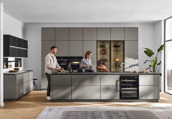 Einbauküche MONDO Esilia in beige aus Lack