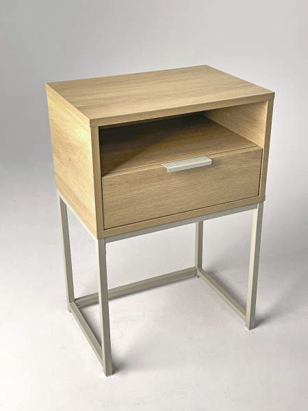 Konsole in mehrfarbig aus Materialmix